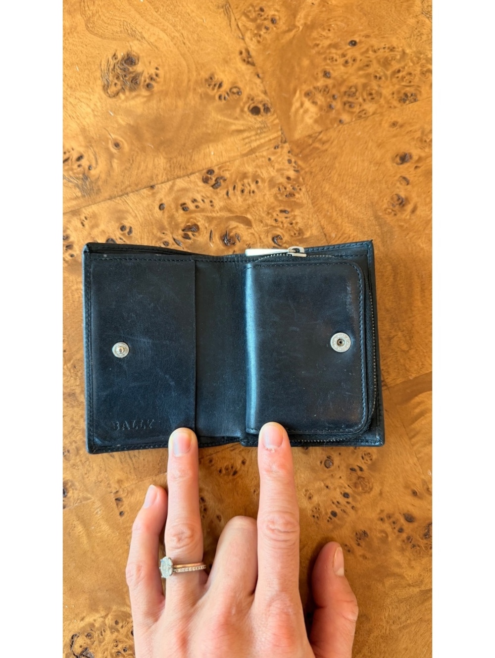 Bally Black Leather Compact Wallet with Coin Pocket and Snap Closure - Picture 3 of 4